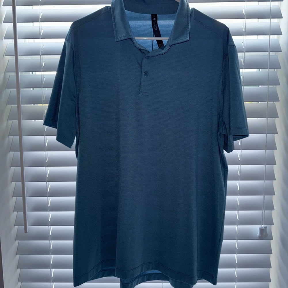 Lot of 2 size Men’s XL Lululemon shirts